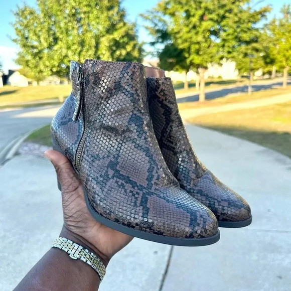 LANE BRYANT‎ Snake Print Dream Cloud Zip Ankle Bootie Size 9 - Picture 10 of 10